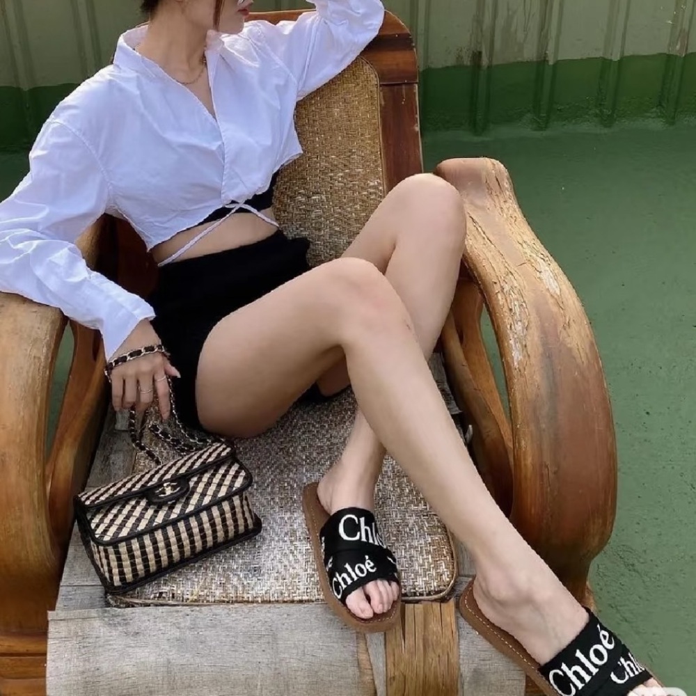 Chloé Woody Slide Sandals - Picture 12 of 15